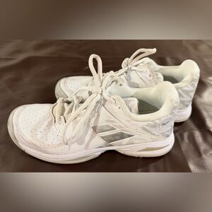 Babolat White Tennis Shoes size 4.5
